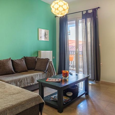 Erika'S Oasis - Stylish Gem Inthe Heart Of History Apartment Каламата Екстериор снимка