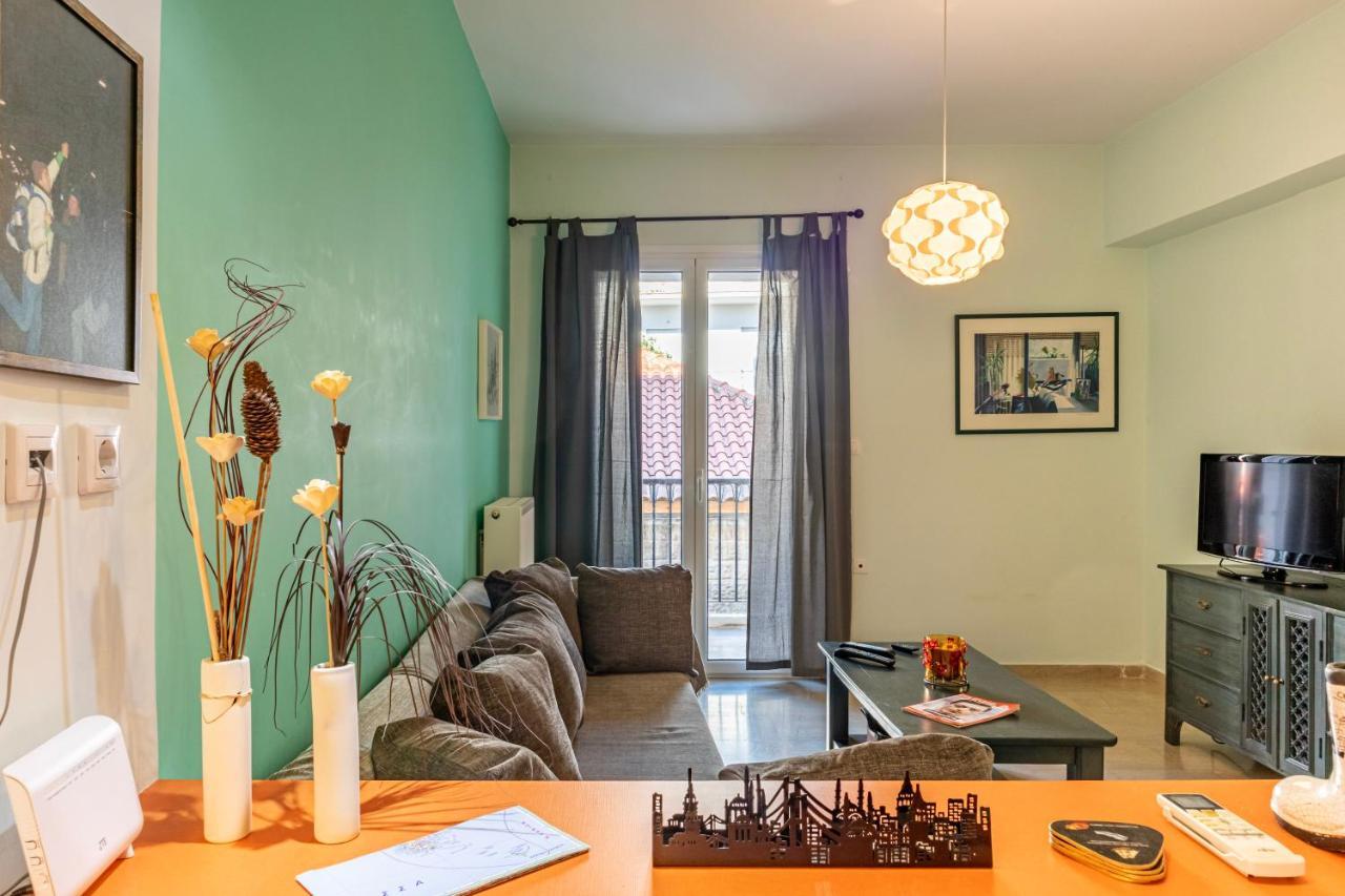 Erika'S Oasis - Stylish Gem Inthe Heart Of History Apartment Каламата Екстериор снимка