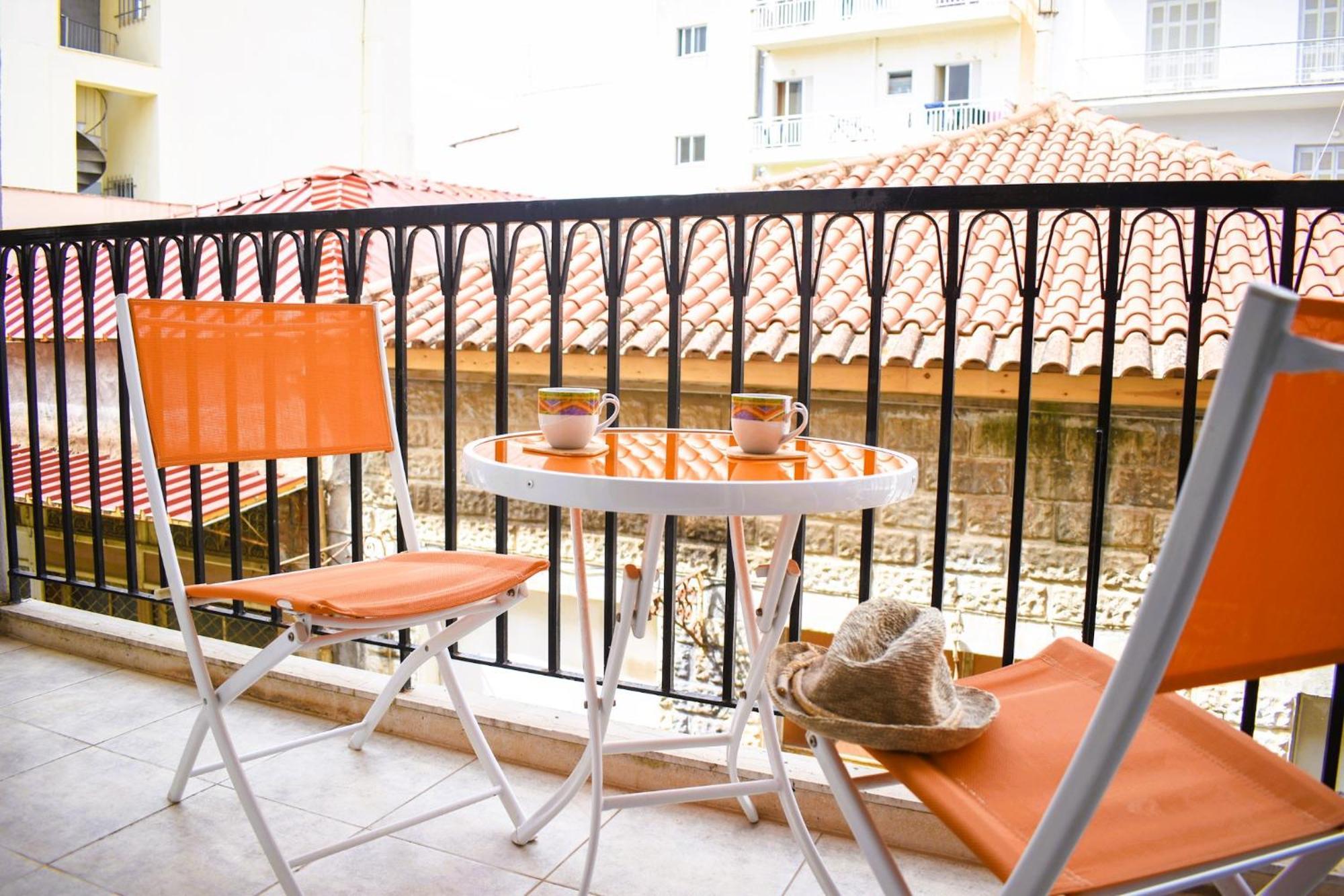 Erika'S Oasis - Stylish Gem Inthe Heart Of History Apartment Каламата Екстериор снимка